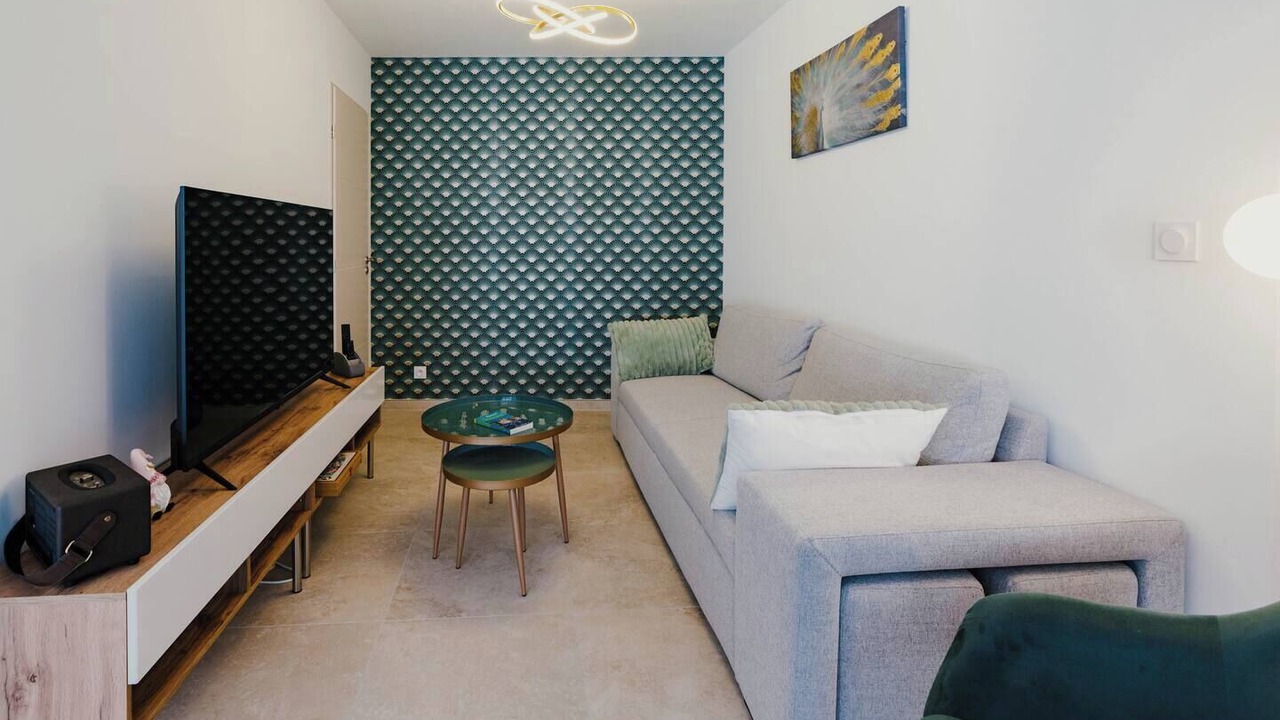 Photo of Livingroom in Puget-Ville