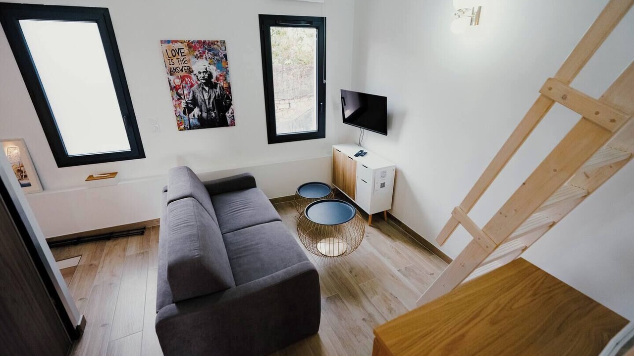 Photo of Livingroom in Puget-Ville