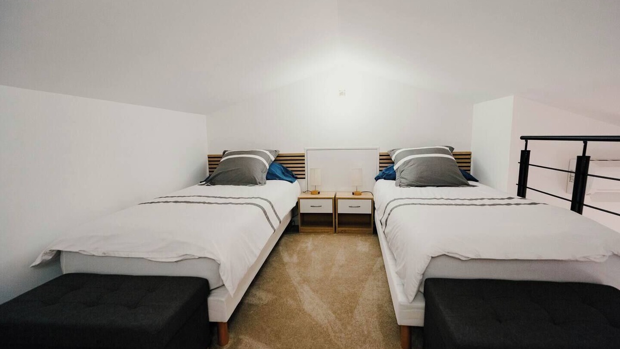 Photo of Bedroom in Puget-Ville