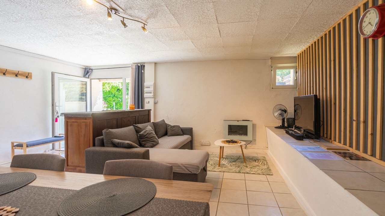 Photo of Livingroom in Saint-Genis-de-Saintonge