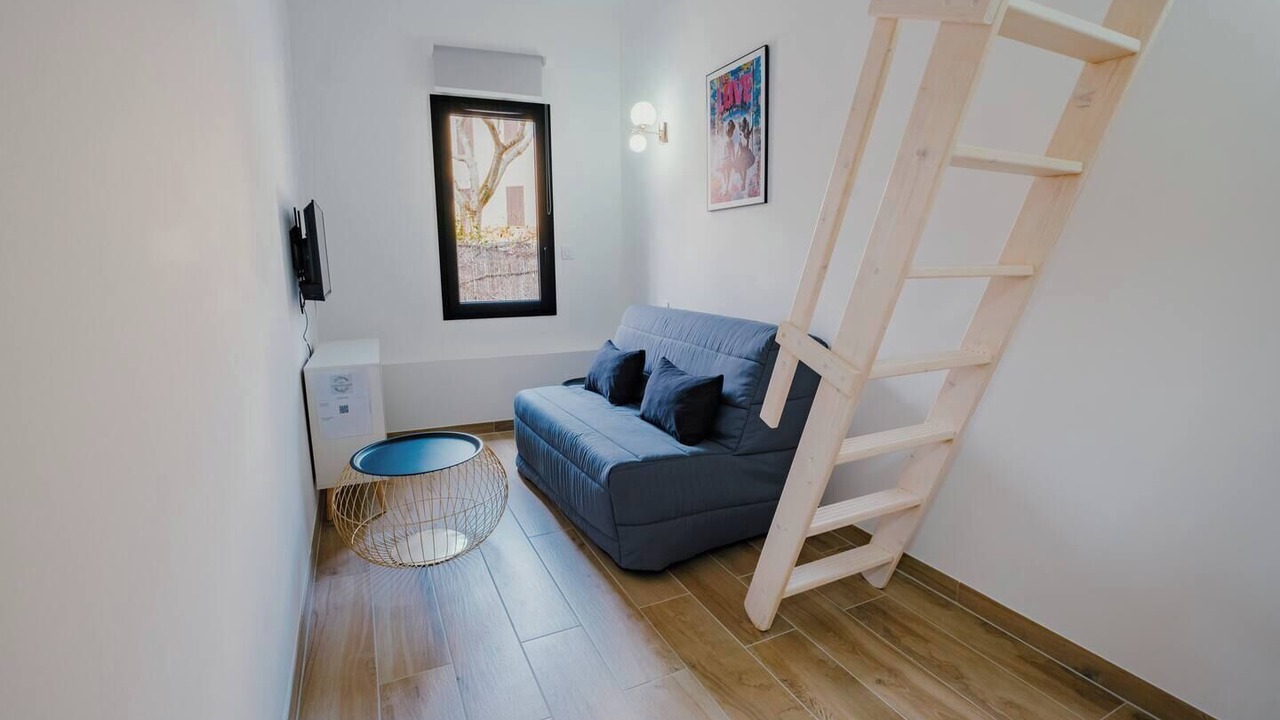 Photo of Livingroom in Puget-Ville
