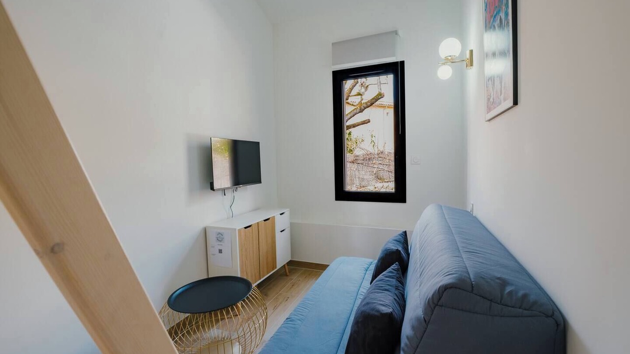 Photo of Livingroom in Puget-Ville