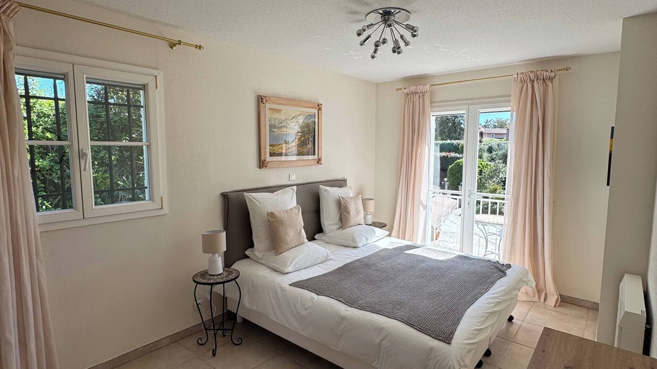 Photo of Bedroom in Villeneuve-Loubet