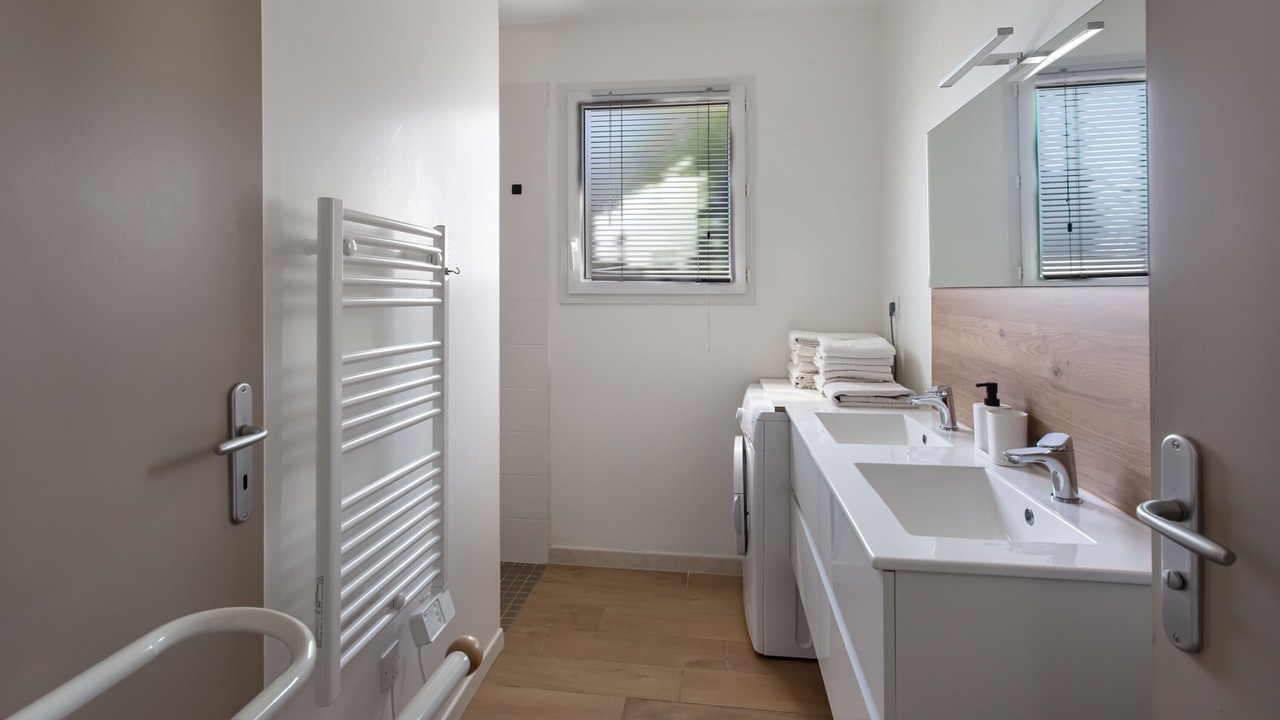 Photo of Bathroom in Piegut-Pluviers