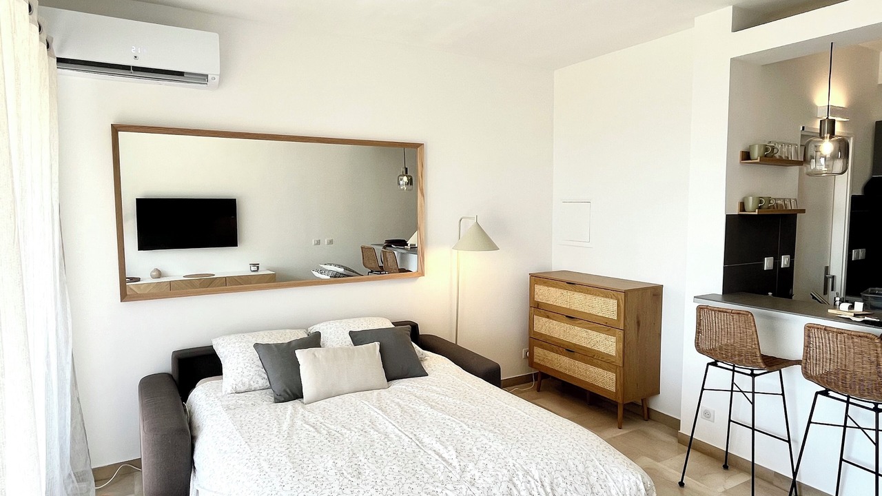 Photo of Bedroom in Villeneuve Loubet Beach
