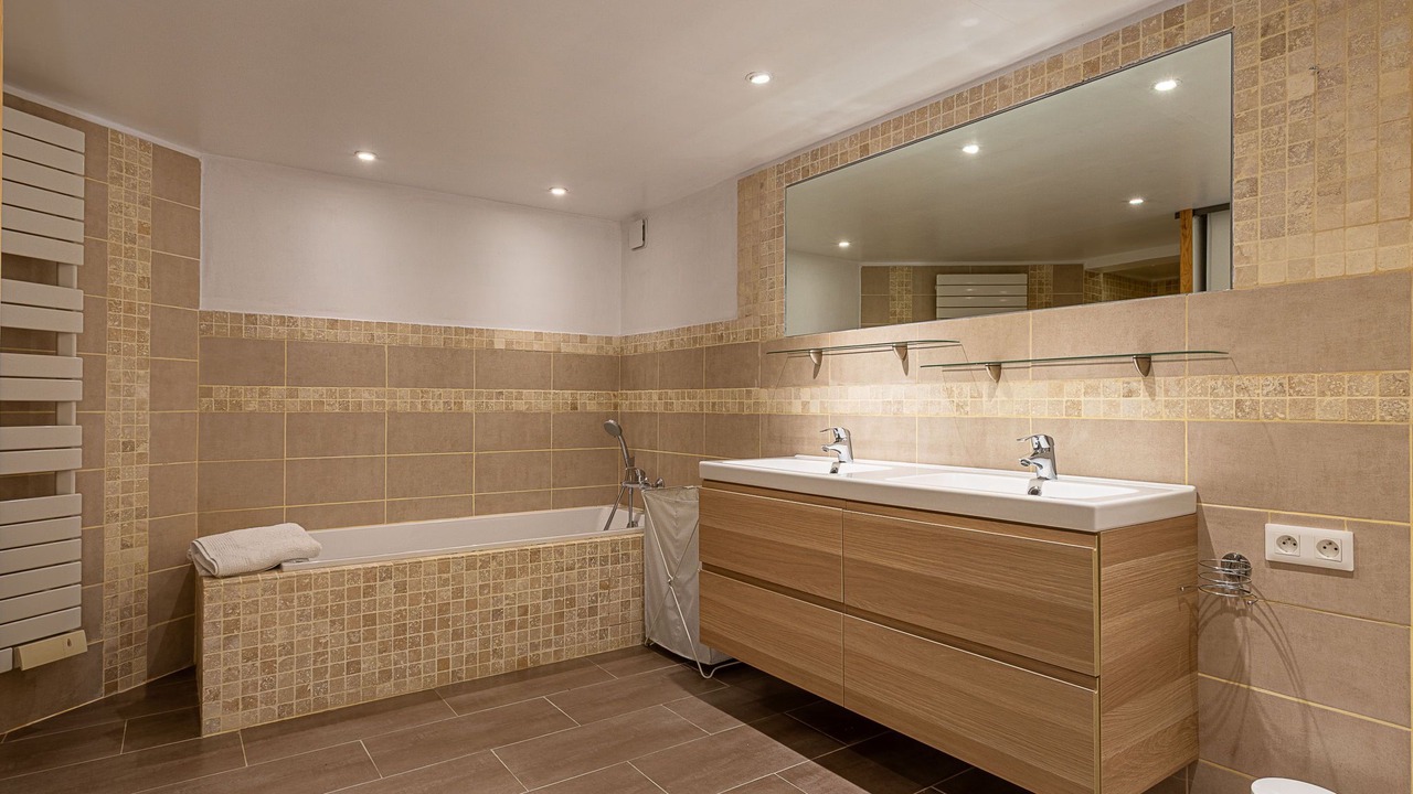 Photo of Bathroom in Cogolin