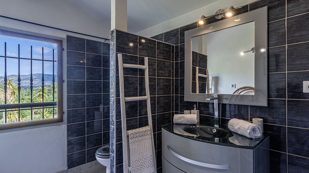 Photo of Bathroom in Cogolin