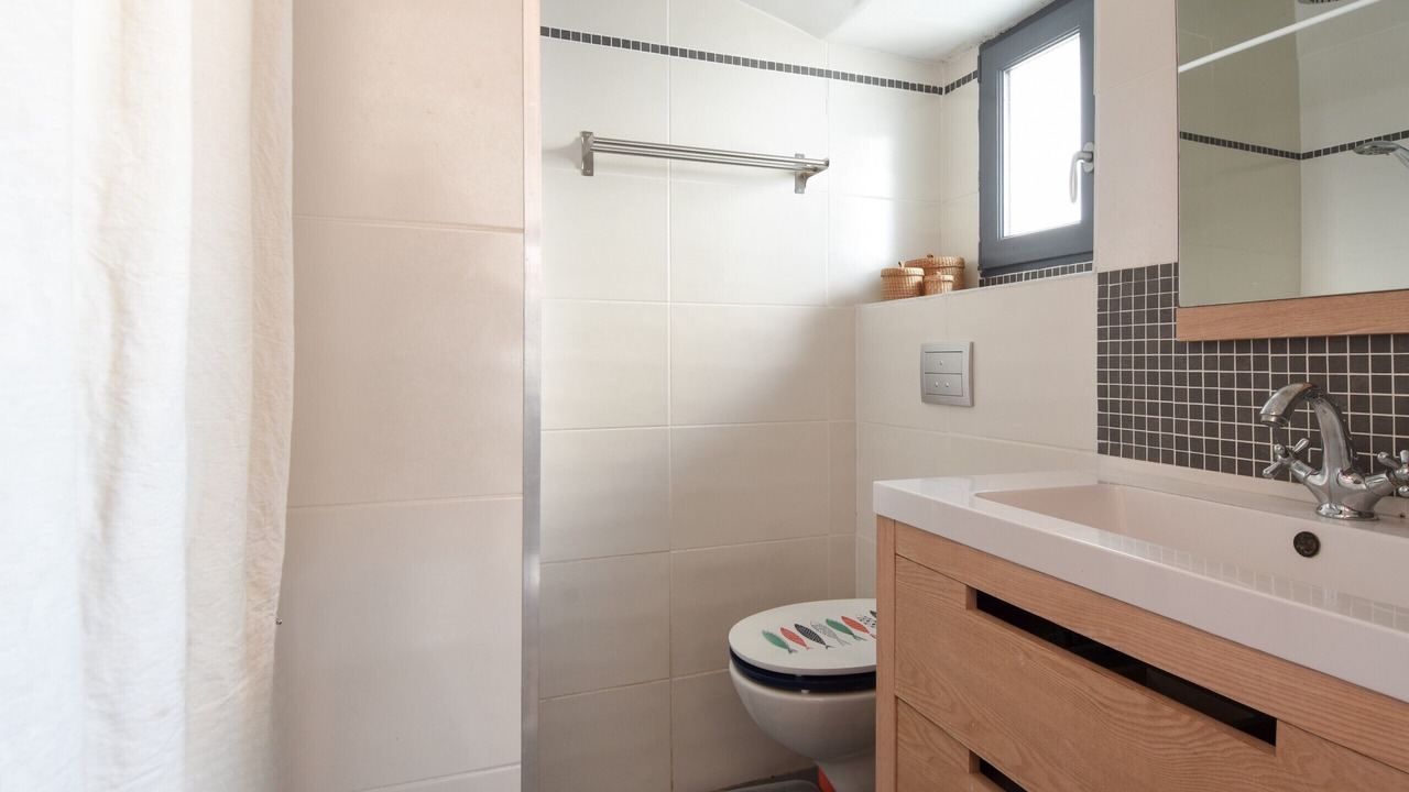 Photo of Bathroom in Barbatre