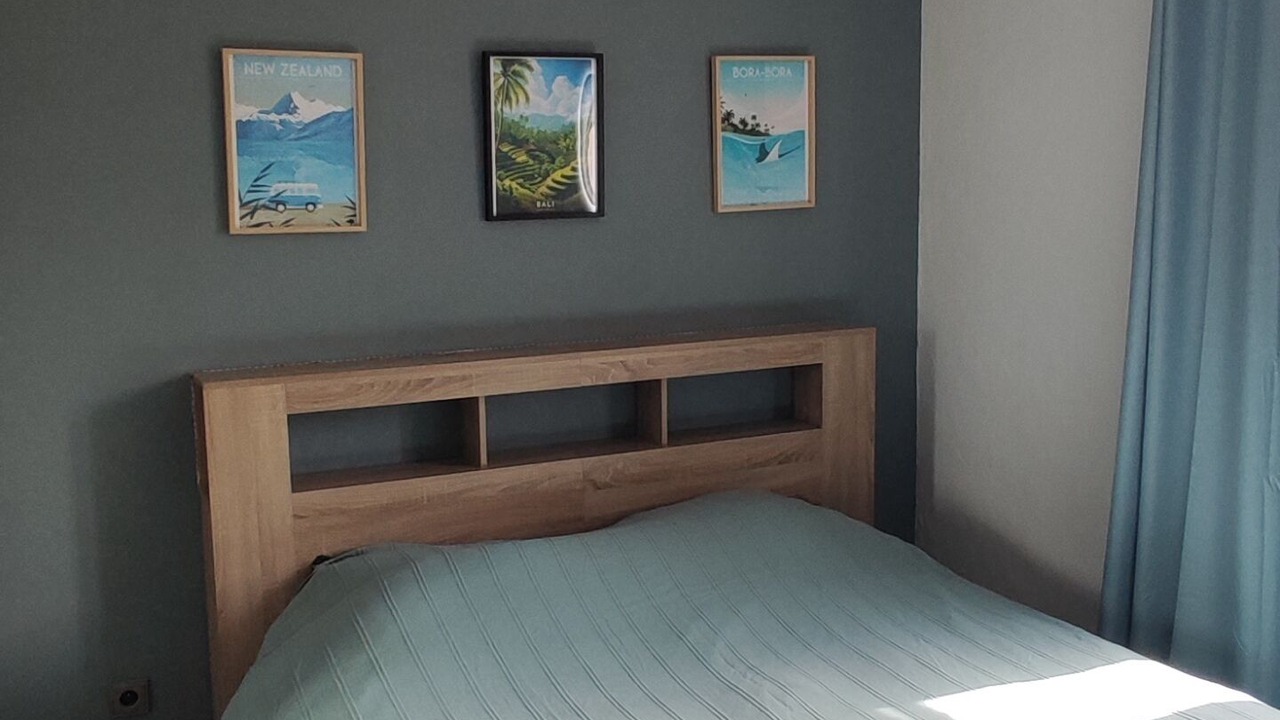 Photo of Bedroom in Puget-Ville