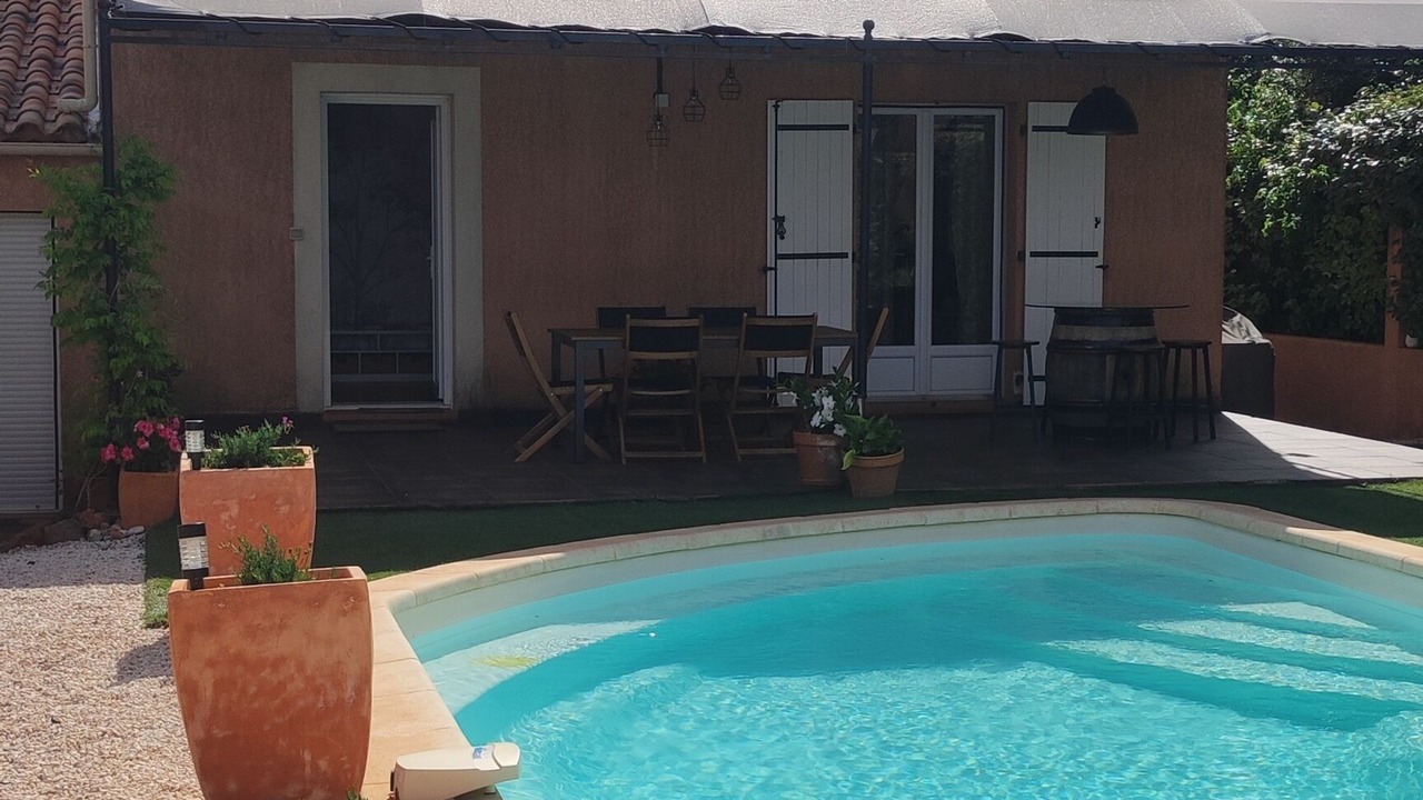 Photo of Outdoor in Puget-Ville