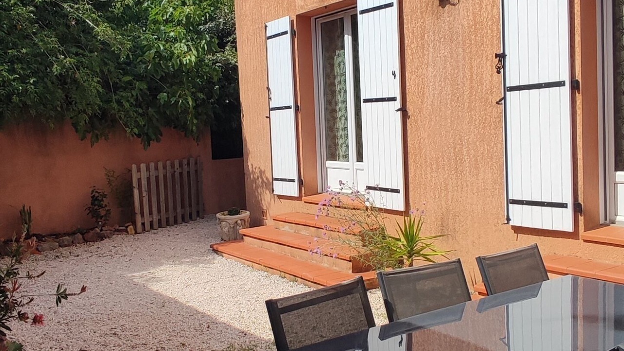 Photo of Outdoor in Puget-Ville