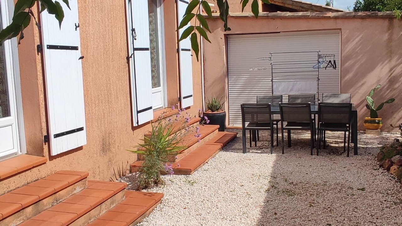 Photo of Outdoor in Puget-Ville