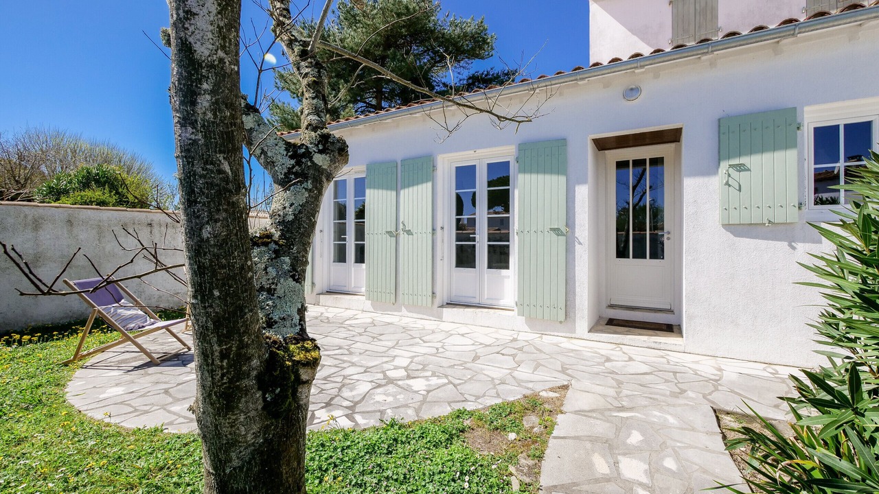 Photo of Outdoor in Ars-en-Re
