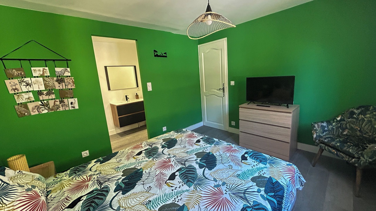 Photo of Bedroom in Tourette-du-Chateau