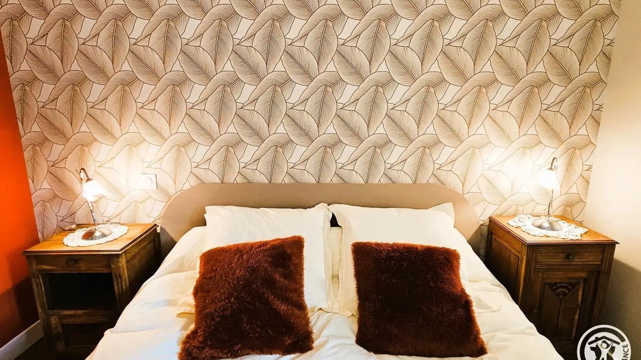 Photo of Bedroom in Salon-la-Tour