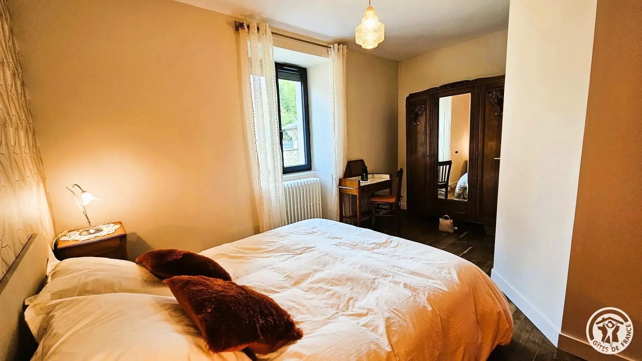 Photo of Bedroom in Salon-la-Tour