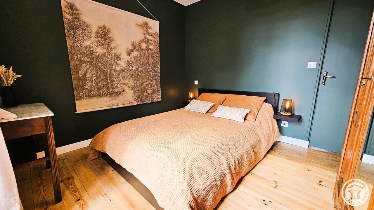 Photo of Bedroom in Salon-la-Tour