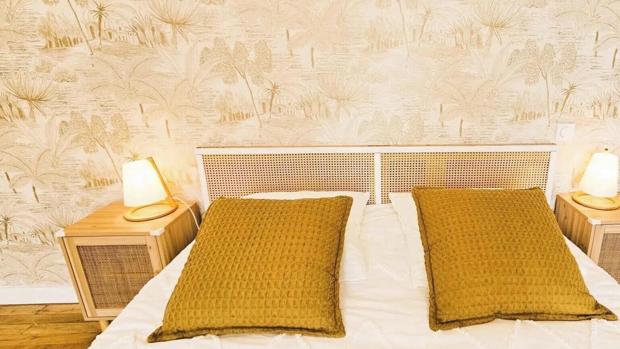 Photo of Bedroom in Salon-la-Tour