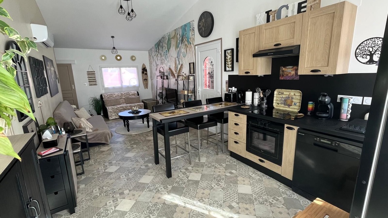 Photo of Livingroom in Meounes-les-Montrieux