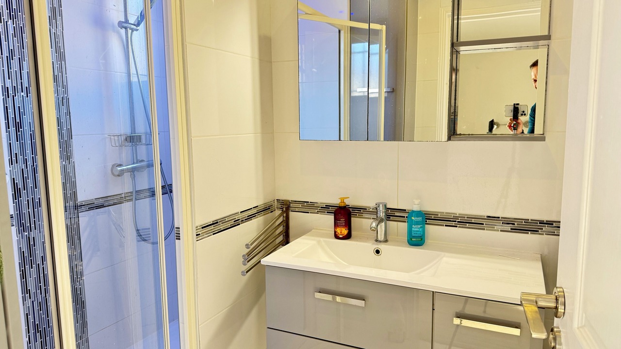 Photo of Bathroom in Biot
