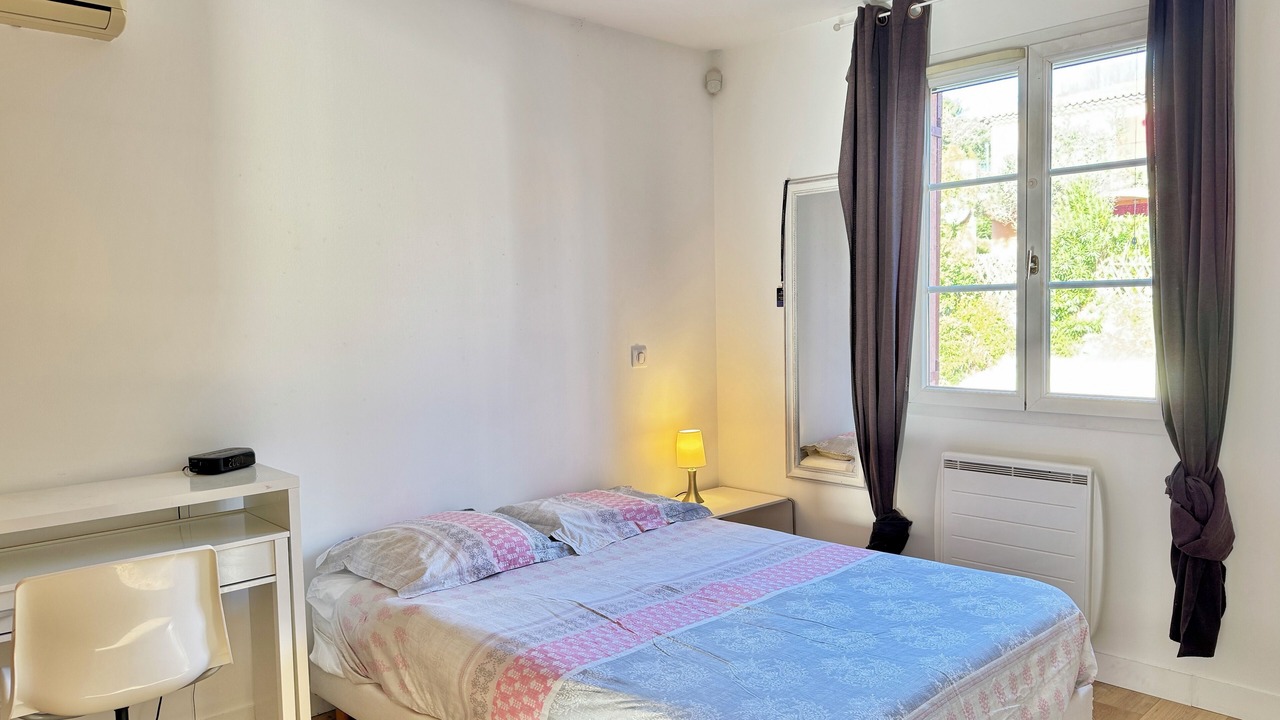 Photo of Bedroom in Biot