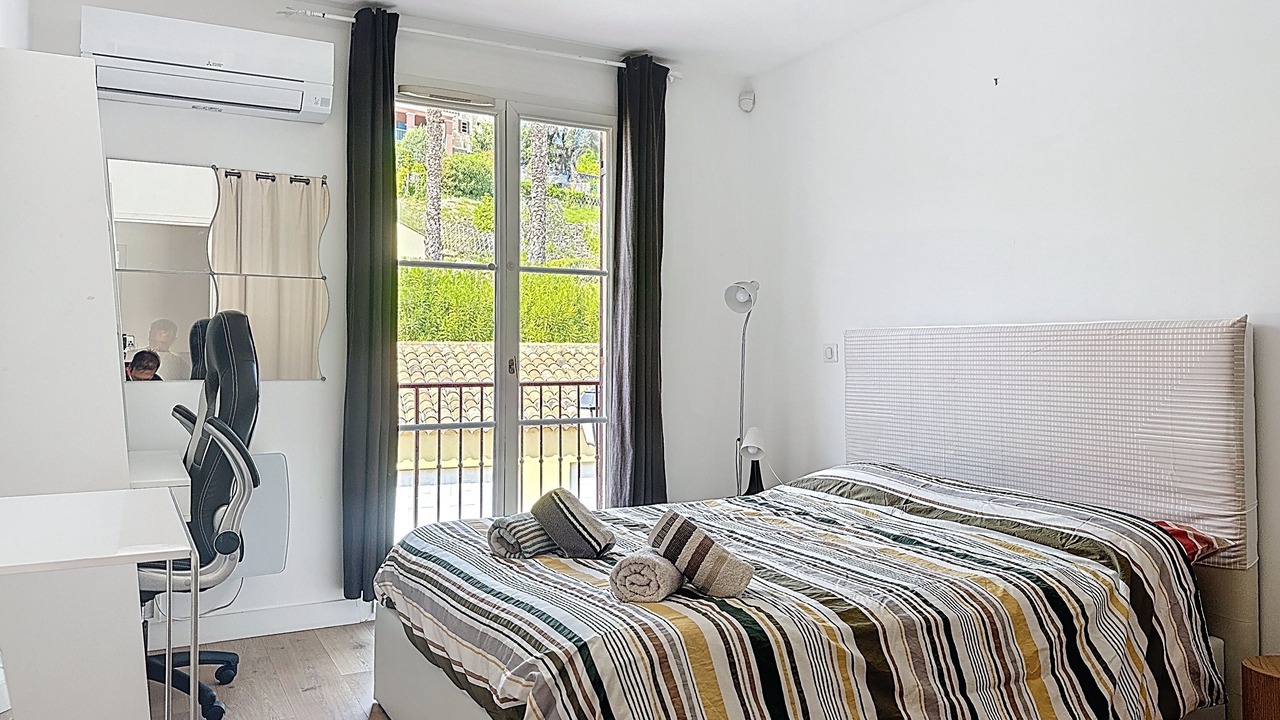 Photo of Bedroom in Biot