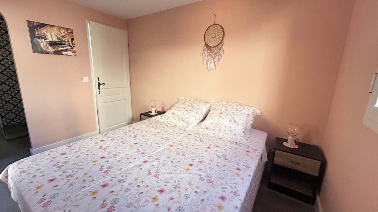 Photo of Bedroom in Tourette-du-Chateau