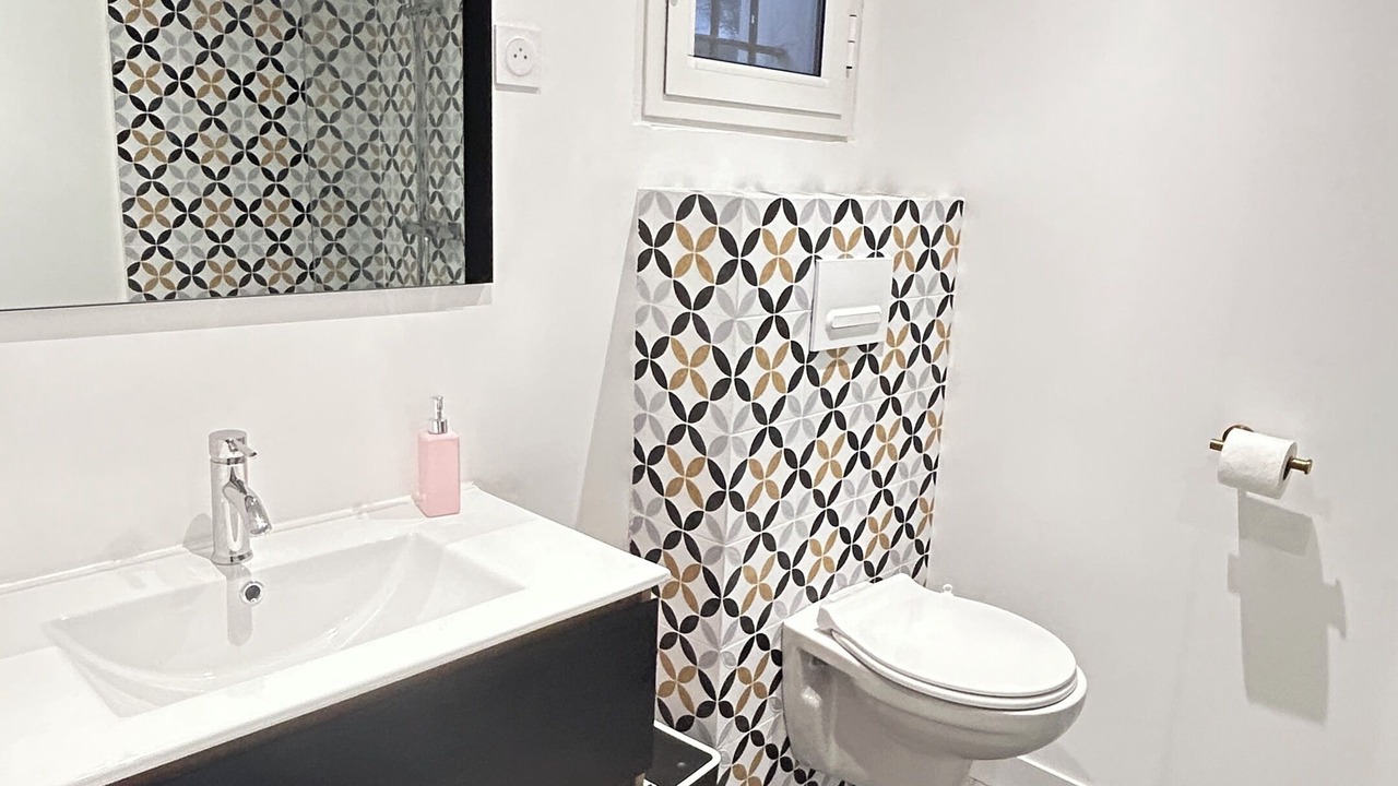 Photo of Bathroom in Tourette-du-Chateau