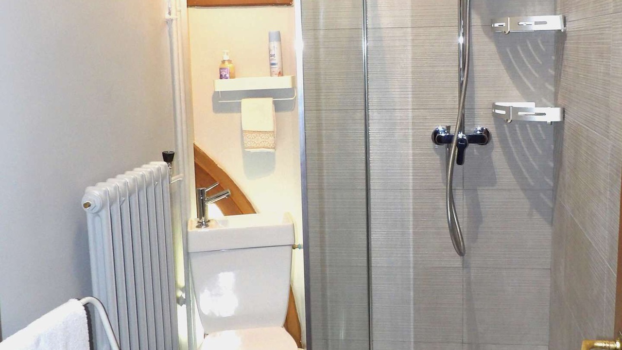 Photo of Bathroom in Cessenaz
