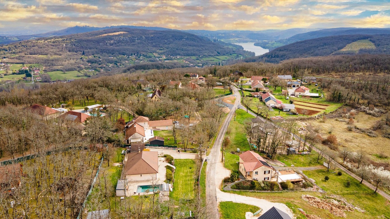 Photo of Outdoor in Saint-Cernin-de-Larche