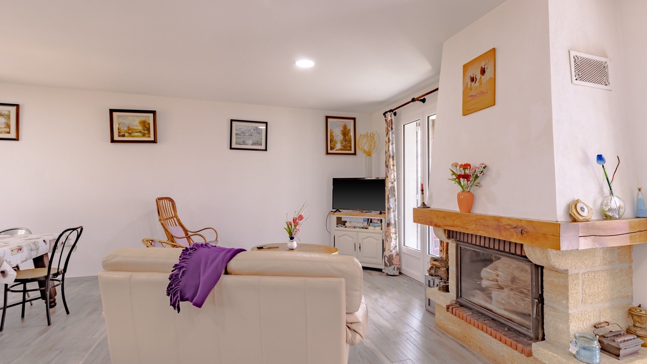 Photo of Livingroom in Saint-Cernin-de-Larche