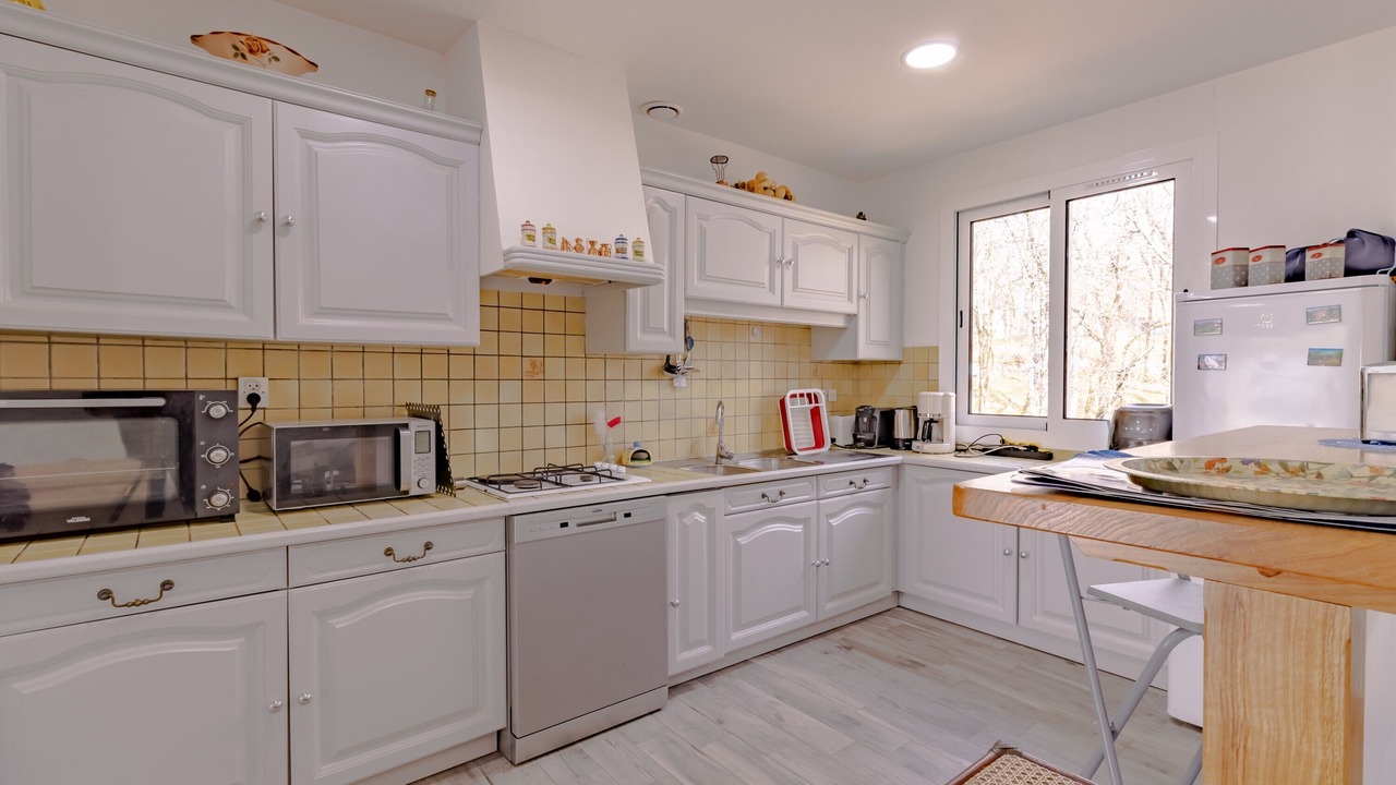 Photo of Kitchen in Saint-Cernin-de-Larche