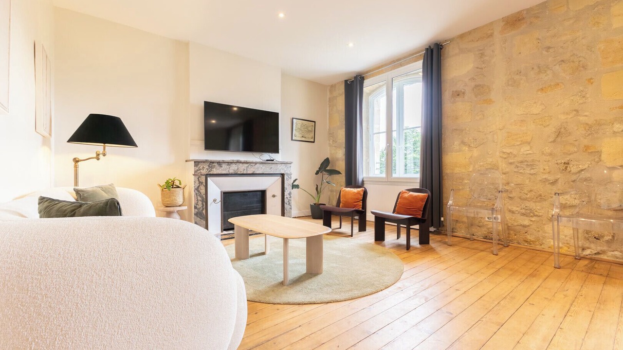 Photo of Livingroom in Bordeaux City Centre