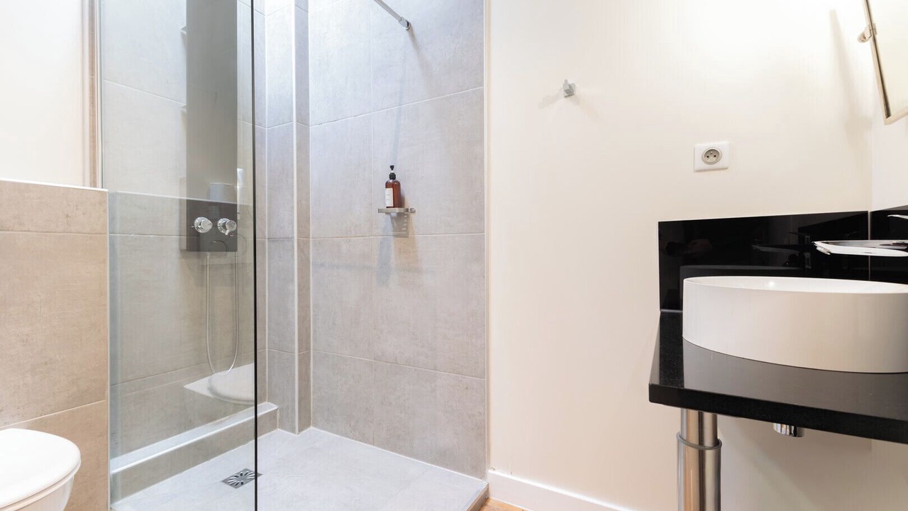 Photo of Bathroom in Bordeaux City Centre