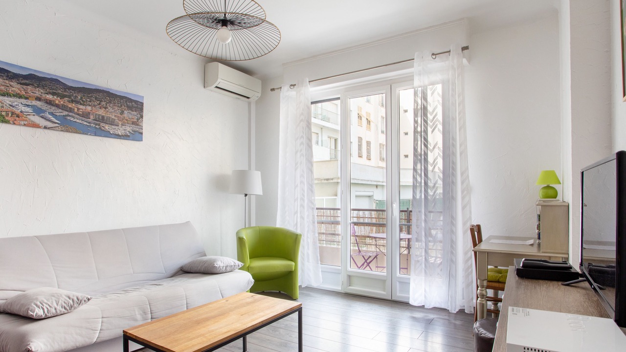 Photo of Livingroom in Liberation