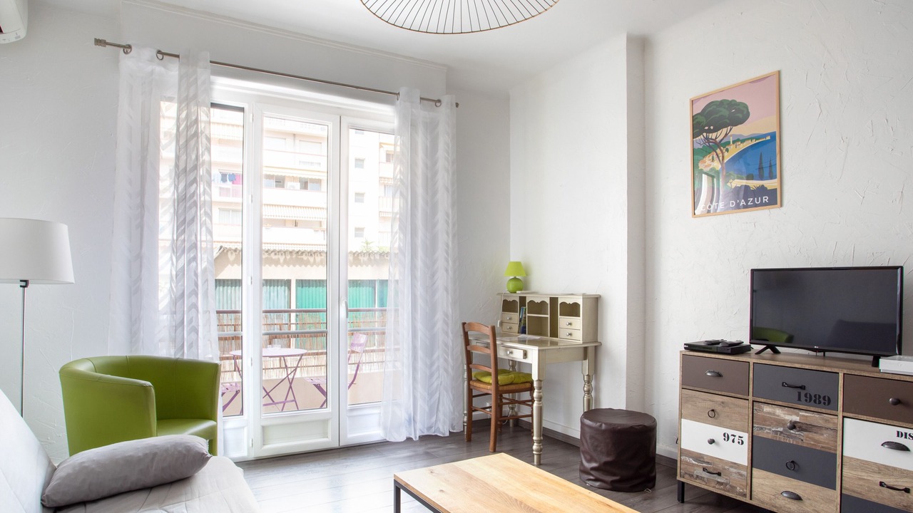 Photo of Livingroom in Liberation