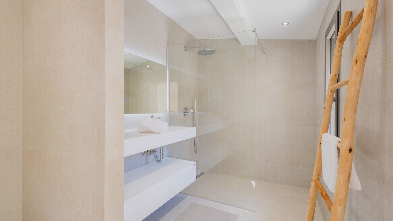 Photo of Bathroom in Guerrevieille