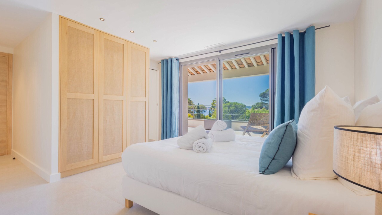 Photo of Bedroom in Guerrevieille