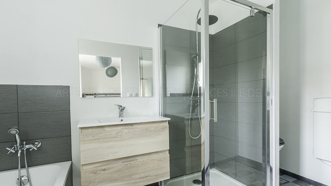 Photo of Bathroom in La Flotte