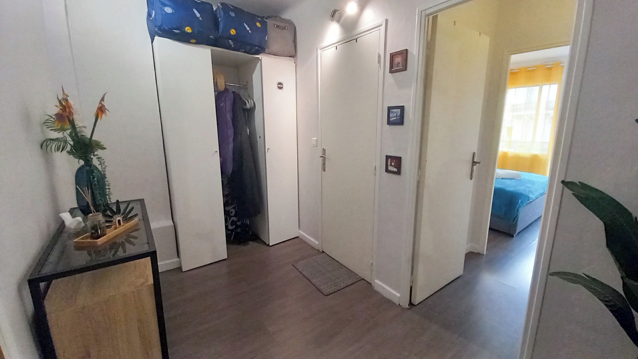 Photo of Bedroom in Carnot
