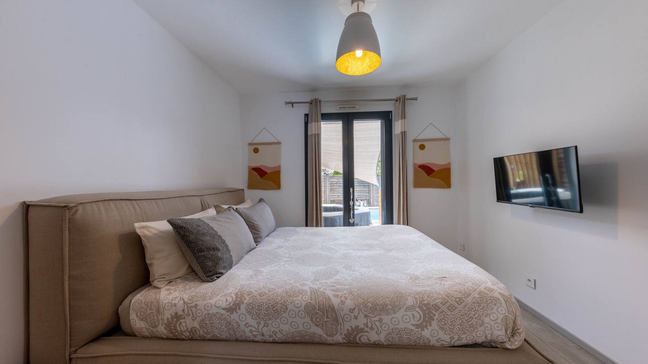 Photo of Bedroom in Roquefort-les-Pins