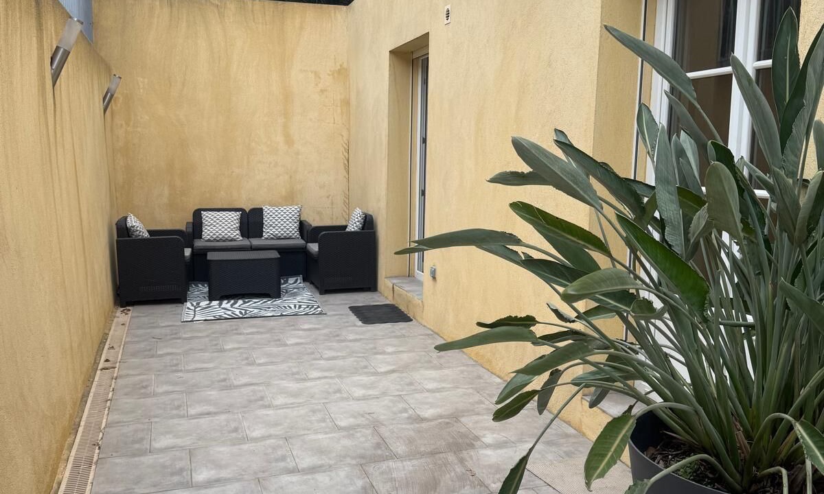 Photo of Patio Balcony in Carros