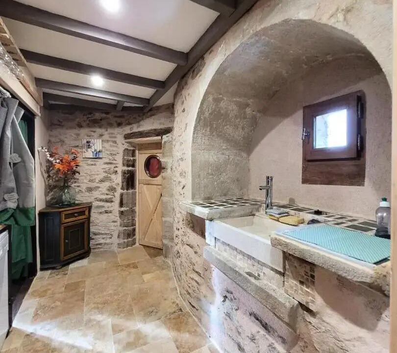 Photo of Bathroom in Altillac