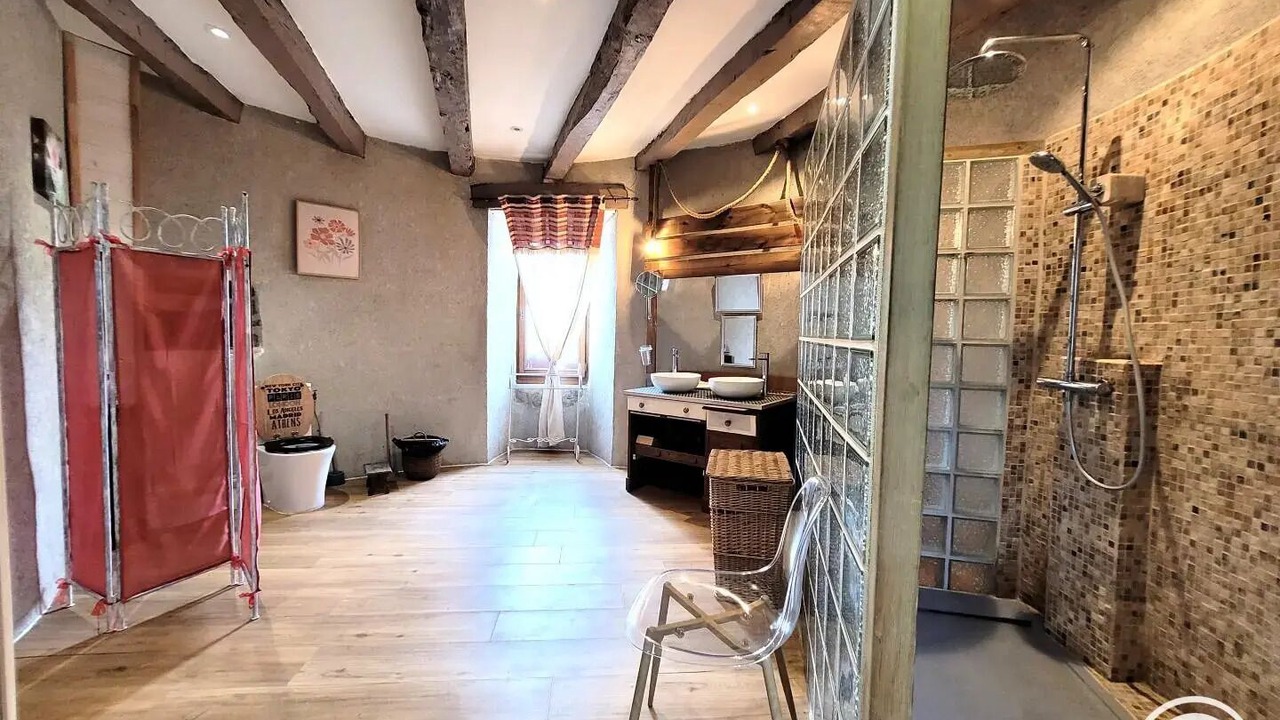 Photo of Bathroom in Altillac