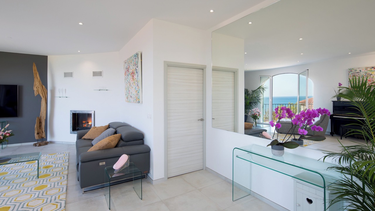 Photo of Livingroom in Eze