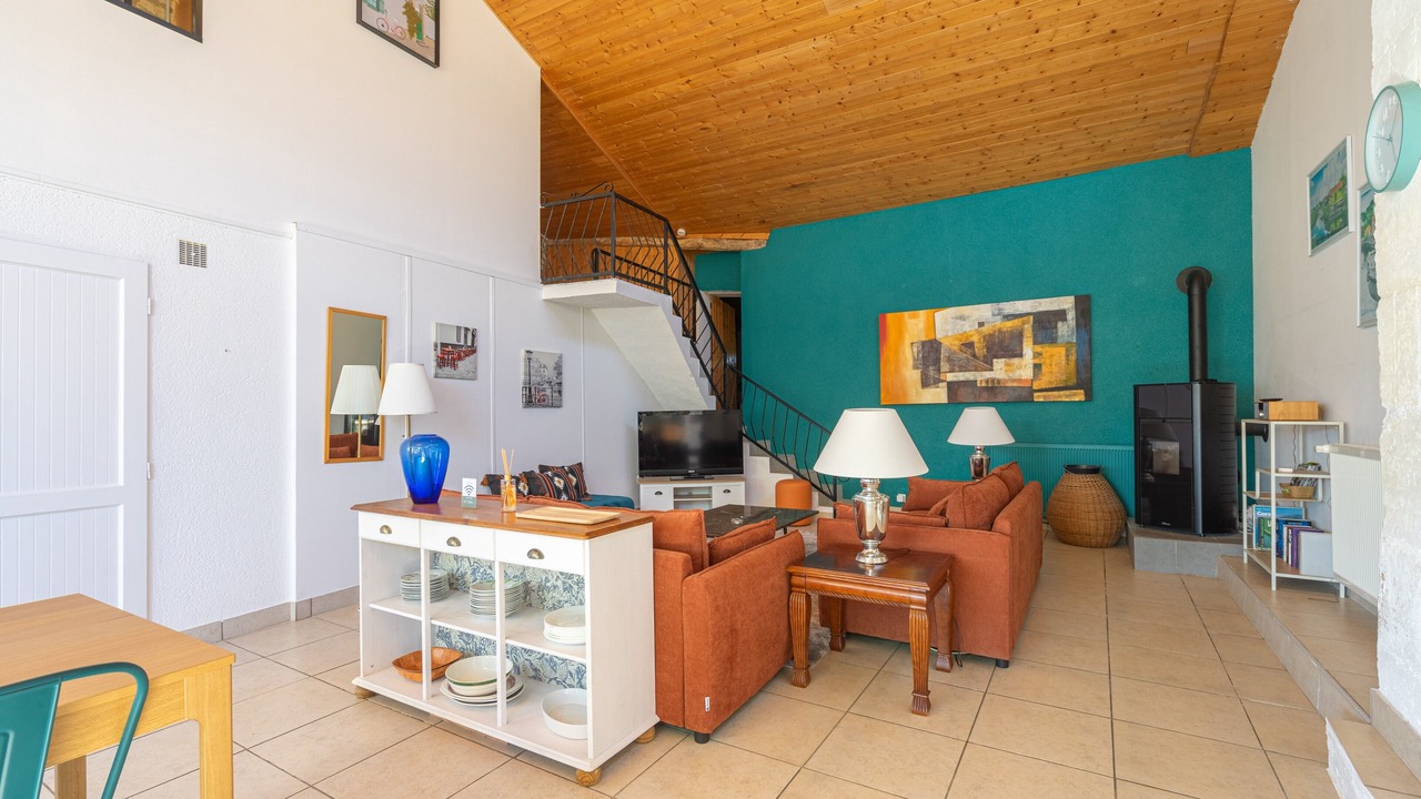 Photo of Livingroom in Saint-Romain-de-Benet