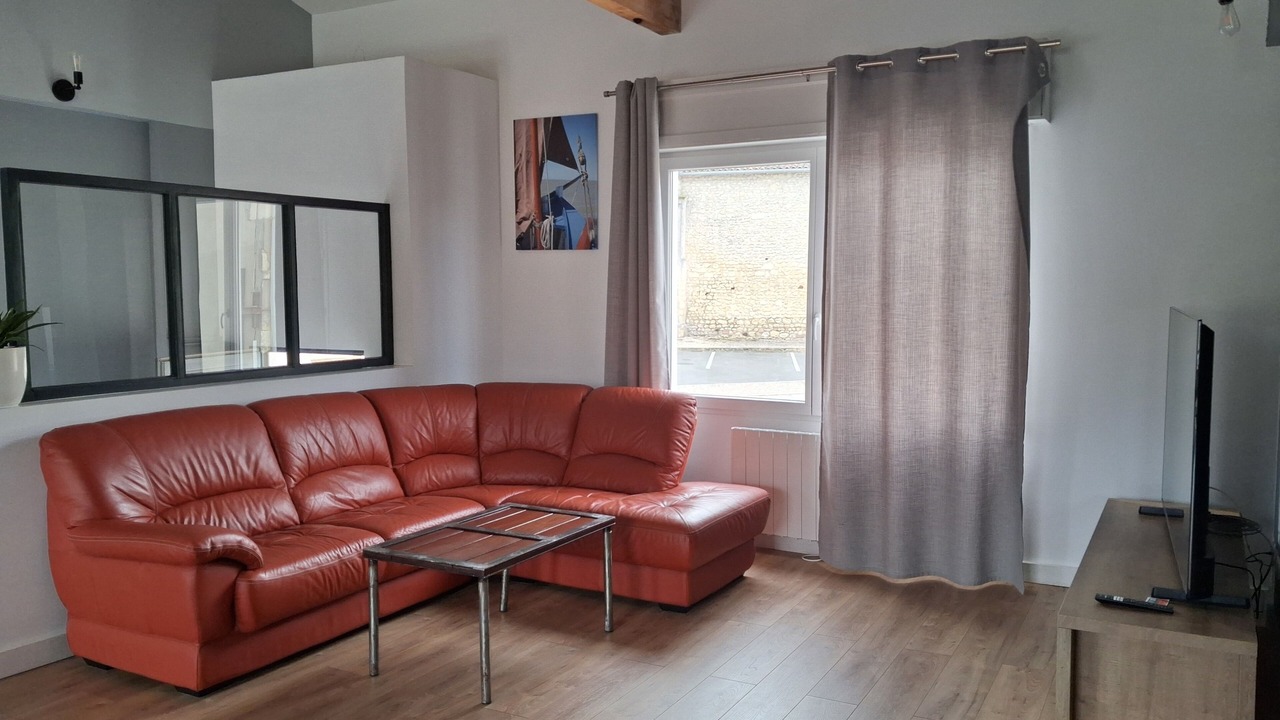 Photo of Livingroom in Saint-Bonnet-sur-Gironde