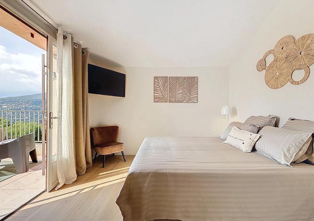 Photo of Bedroom in Chateauneuf-Grasse