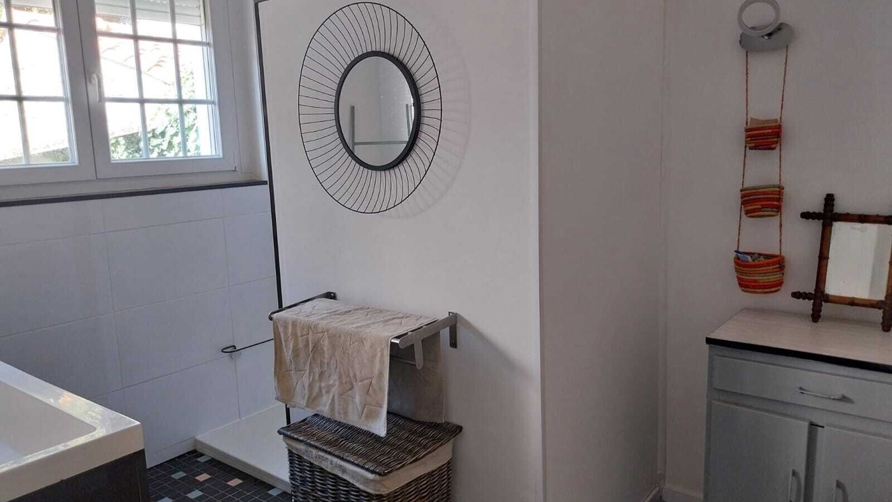 Photo of Bathroom in St Benoist-sur-Mer