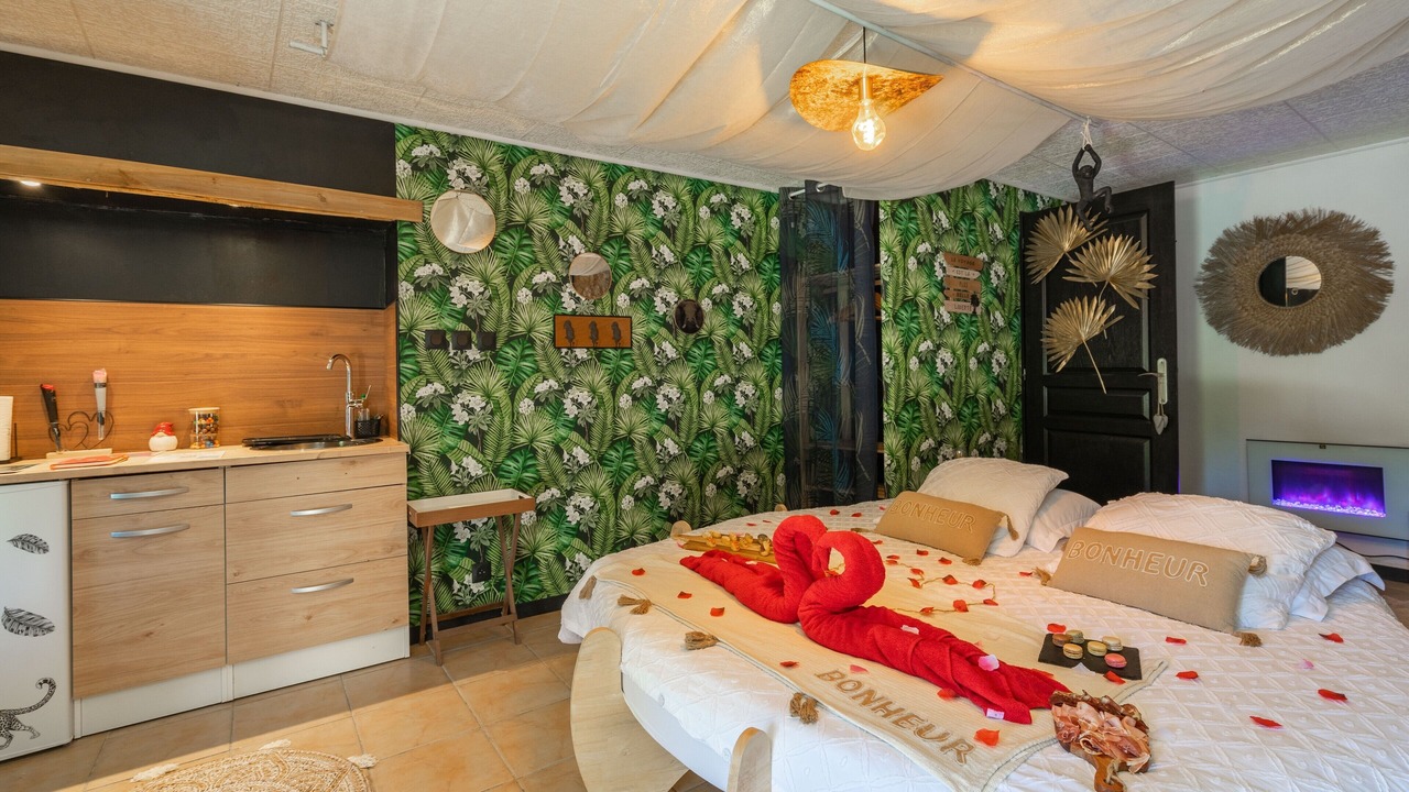 Photo of Bedroom in Saint-Genis-de-Saintonge
